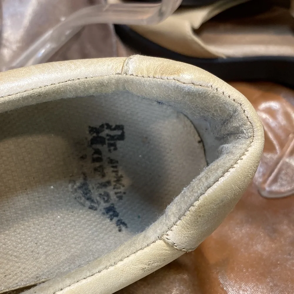 Dr. Martens 8a58 size‎ 7. Unisex. Beige casual shoes. Very good condition.